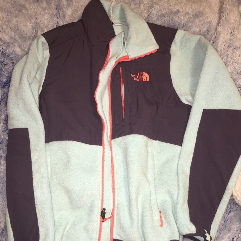 The NORTHFACE ZipUp Jacket